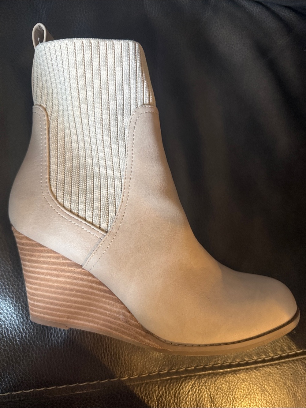 Dolce Vita NEW 🆕 Wedge Ankle Boot with Elastic Panel - Cream
